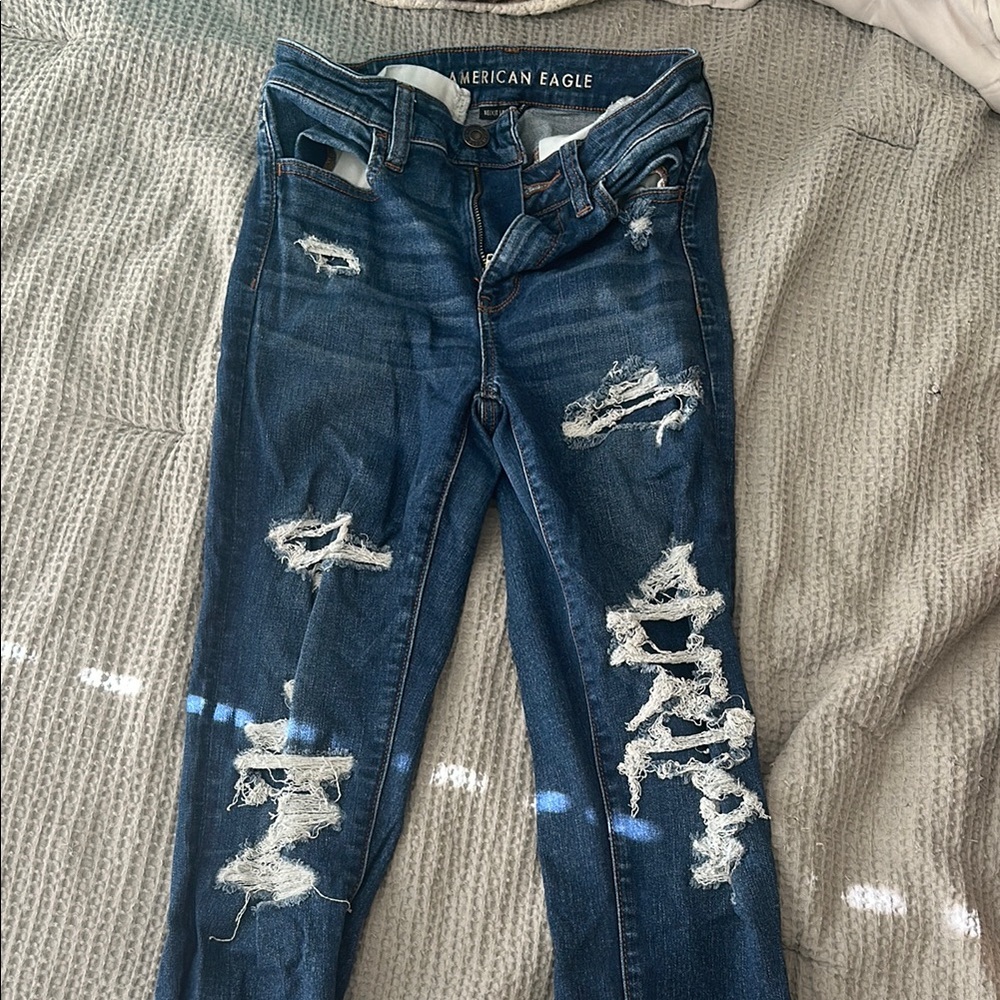 American Eagle Outfitters Women's Distressed Blue Jeans